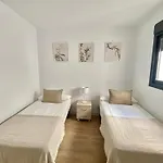 Luxury Penthouse With Pool Near מלון דירות 3*
