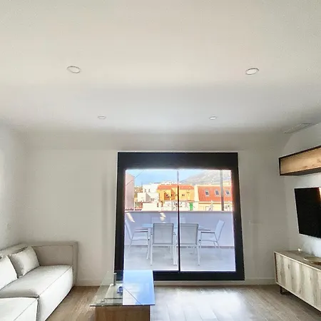 מלון דירות Luxury Penthouse With Pool Near פואנגירולה