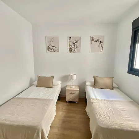 Luxury Penthouse With Pool Near 아파트호텔 3*