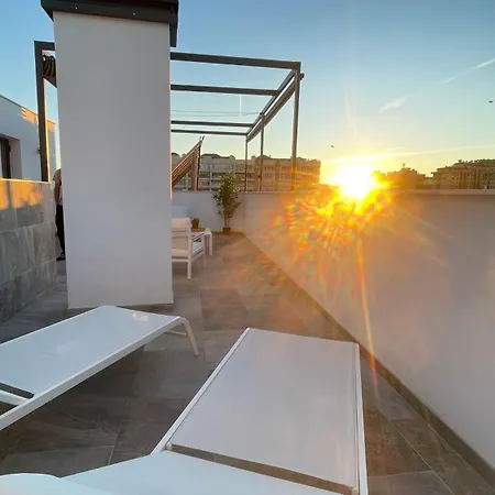 Luxury Penthouse With Pool Near 3* 푸엔히롤라