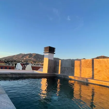 아파트호텔 Luxury Penthouse With Pool Near 3*