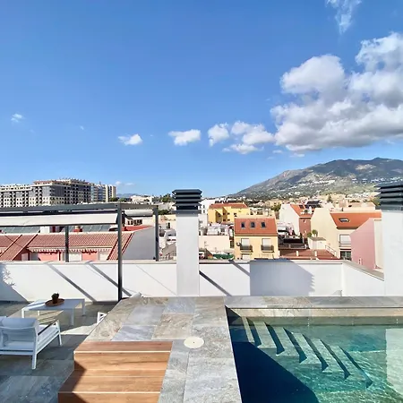 Luxury Penthouse With Pool Near 3* 푸엔히롤라
