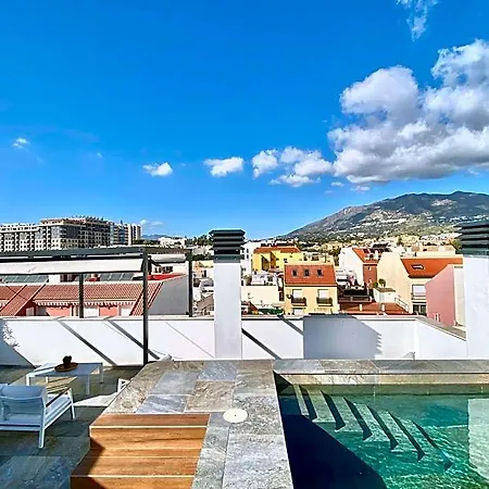 Luxury Penthouse With Pool Near 푸엔히롤라