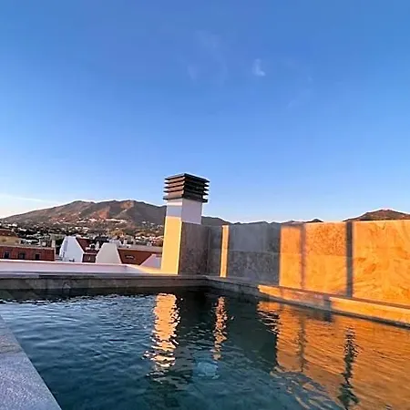 아파트 Luxury Penthouse With Pool Near 푸엔히롤라