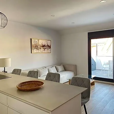 아파트 Luxury Penthouse With Pool Near *