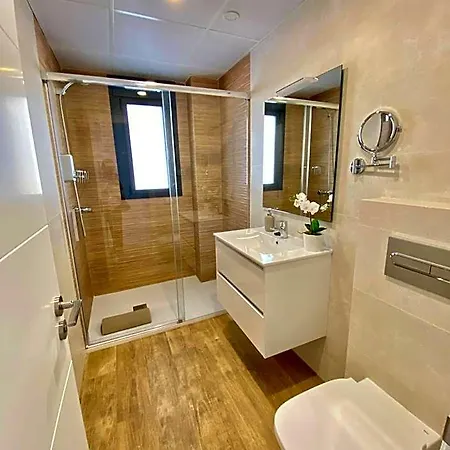 Luxury Penthouse With Pool Near 푸엔히롤라