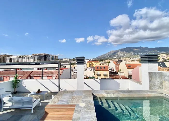 Luxury Penthouse With Pool Near 3* Fuengirola
